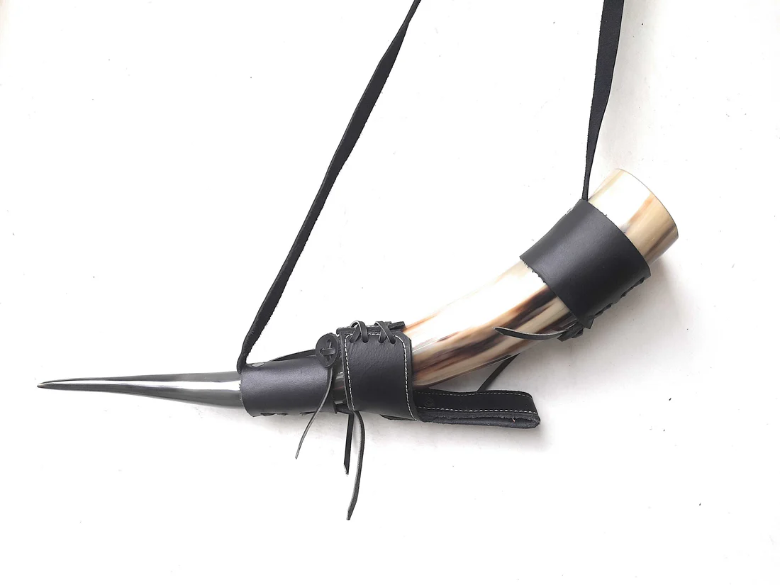 Curved Drinking Horn with Leather Holster – Heritage Barware Accent - Image 3