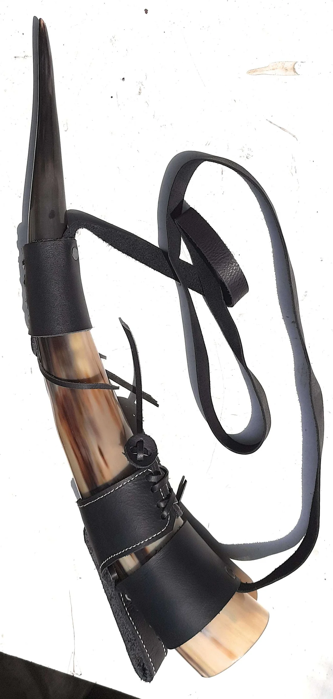 Curved Drinking Horn with Leather Holster – Heritage Barware Accent - Image 5