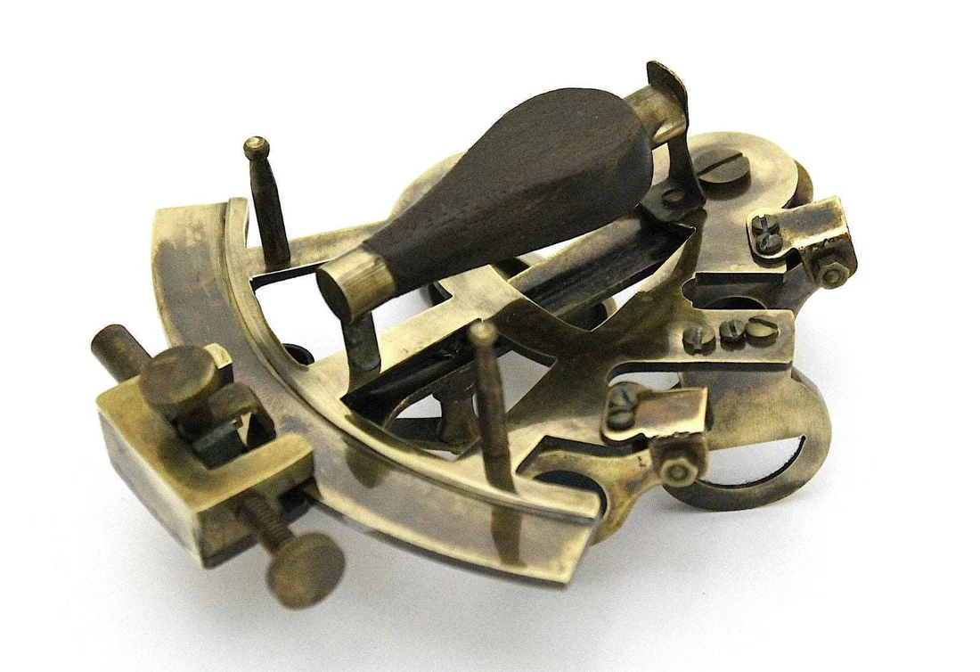 London 1917 Brass Marine Sextant – Vintage Naval Replica - Image 2